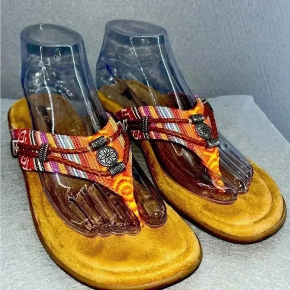 Minnetonka Silverthorne 360 Thong Sandals Aztec Southwest Boho Western - Picture 2 of 11